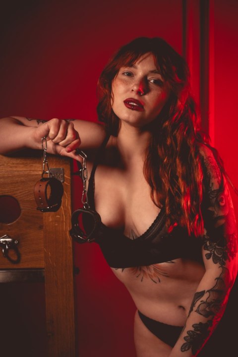 Kajdanki wąskie brązowe S Primal Bond Whips