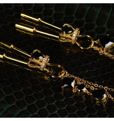 Upko Crown and dangling side nipple clamps